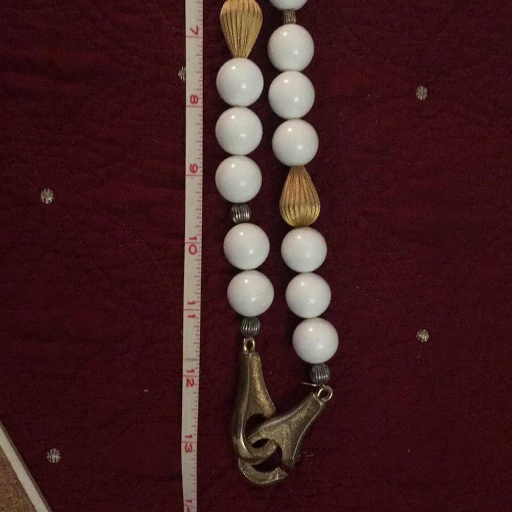 Vintage Carolyn Tanner white and gold necklace, used